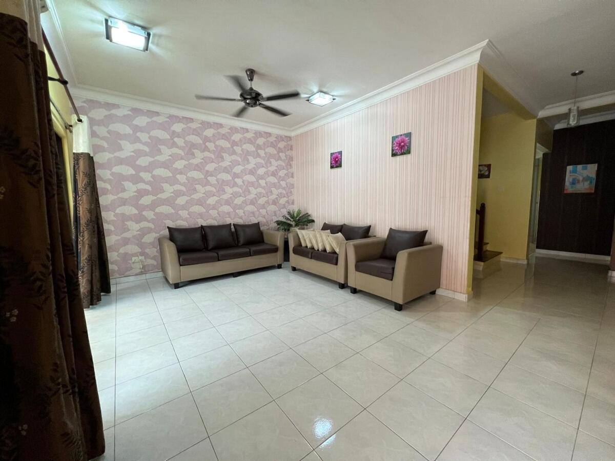 Rini Utama Homestay Skudai Ngoại thất bức ảnh
