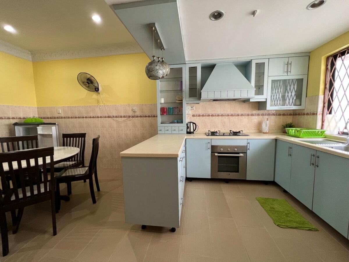 Rini Utama Homestay Skudai Ngoại thất bức ảnh