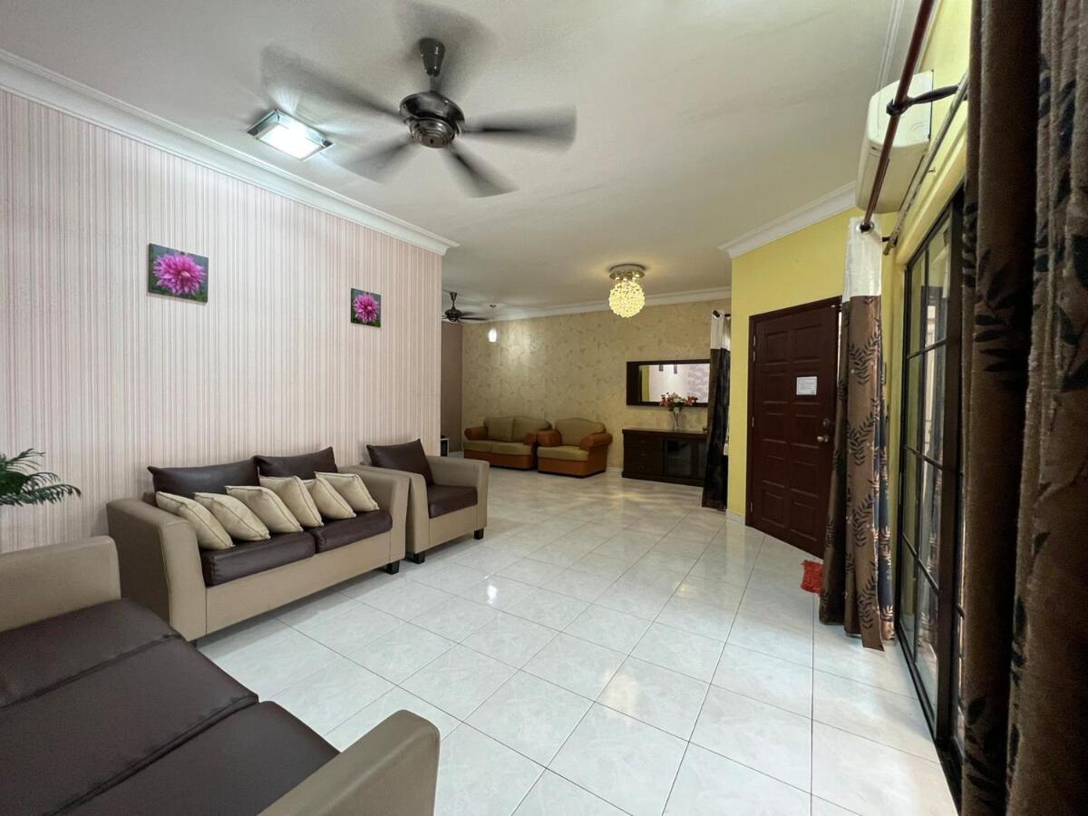 Rini Utama Homestay Skudai Ngoại thất bức ảnh